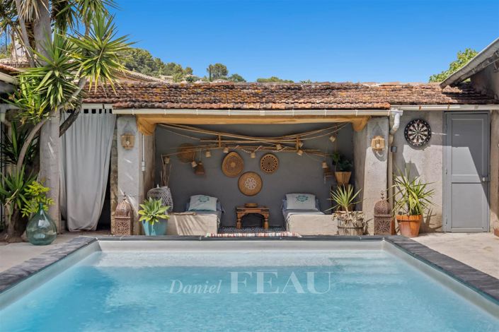 Image No.5-6 Bed House for sale