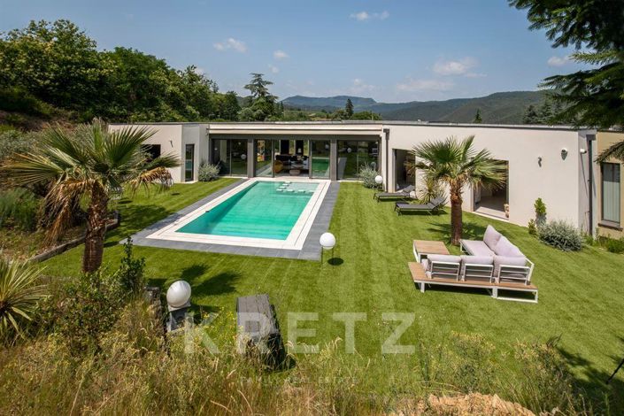 Image No.1-5 Bed House for sale