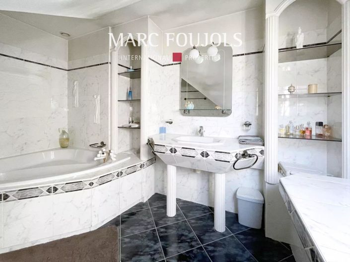 Image No.15-7 Bed House for sale