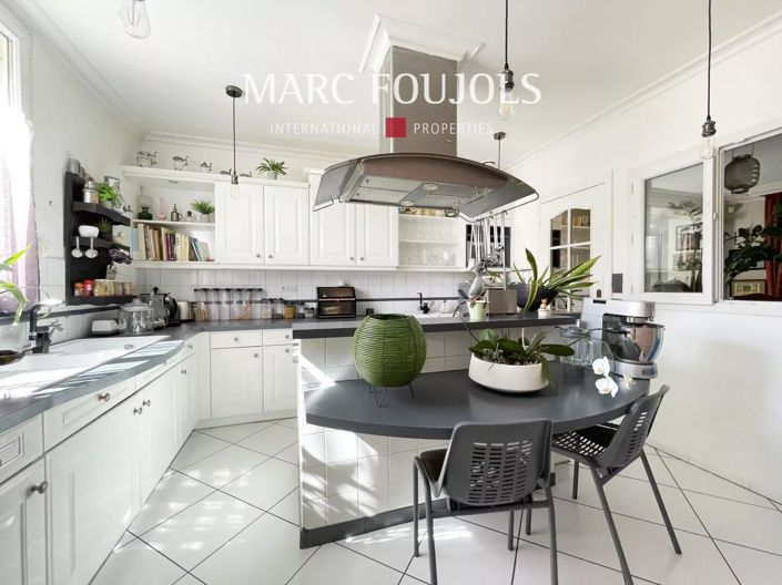 Image No.7-7 Bed House for sale