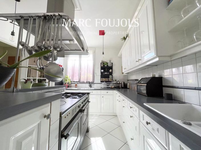 Image No.8-7 Bed House for sale