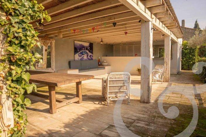 Image No.10-8 Bed House for sale