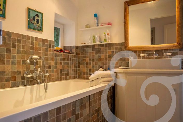 Image No.14-8 Bed House for sale