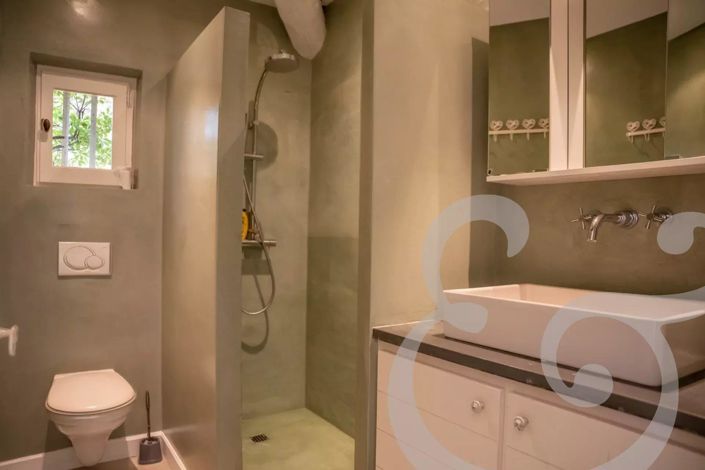 Image No.18-8 Bed House for sale