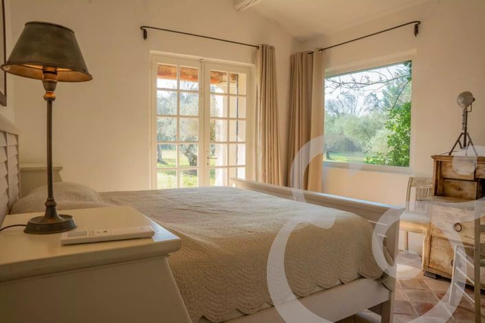 Image No.19-8 Bed House for sale