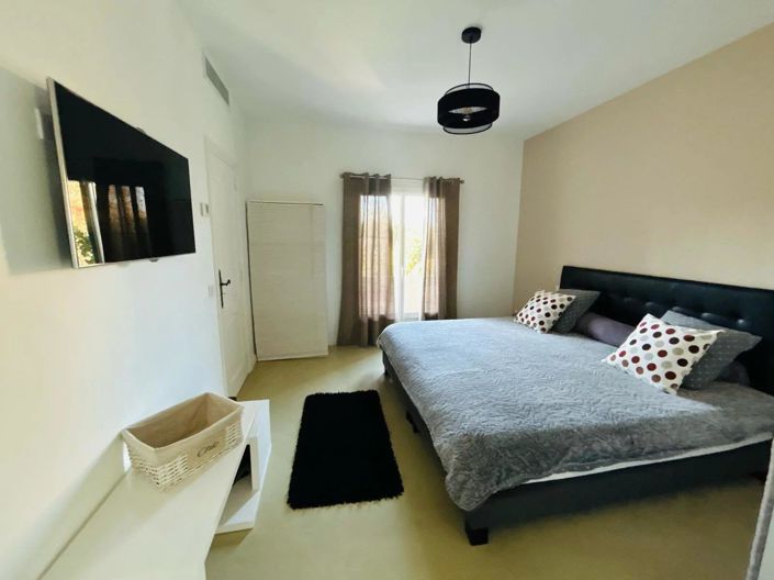 Image No.14-3 Bed House for sale