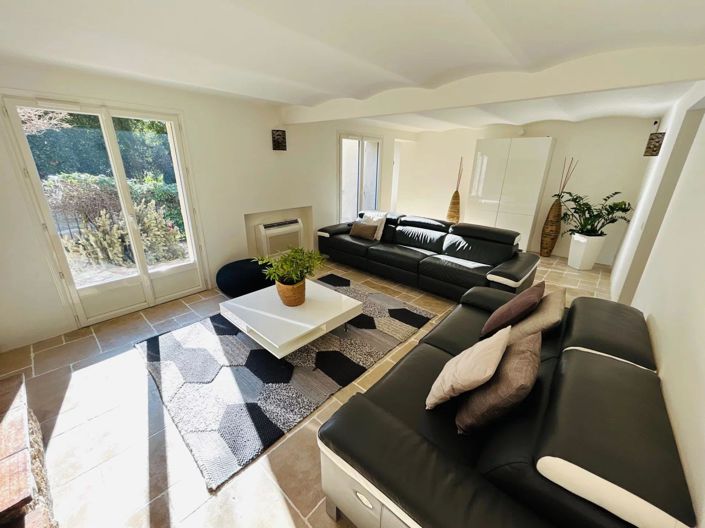 Image No.3-3 Bed House for sale