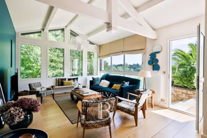 Image No.12-6 Bed House for sale