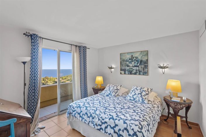 Image No.11-5 Bed House for sale