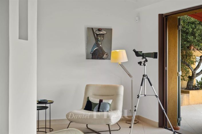 Image No.16-5 Bed House for sale