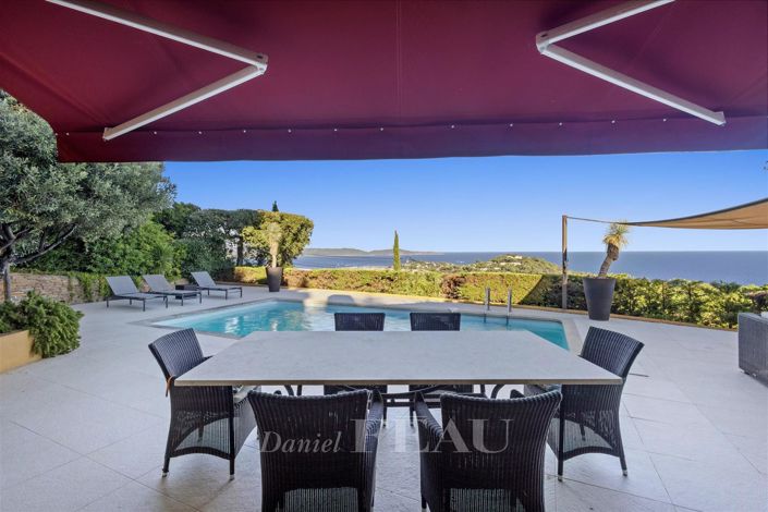 Image No.2-5 Bed House for sale