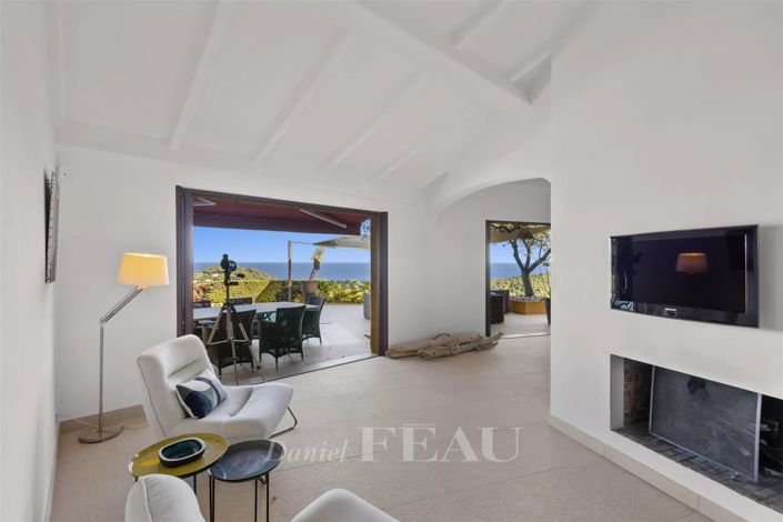 Image No.21-5 Bed House for sale