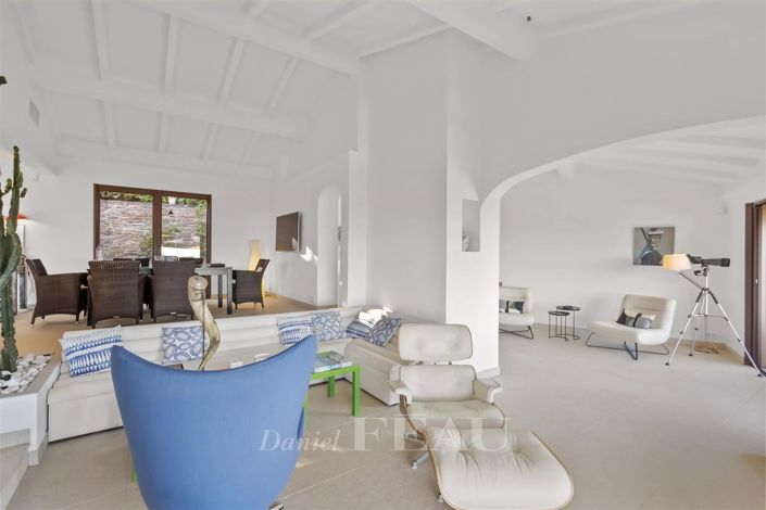 Image No.30-5 Bed House for sale