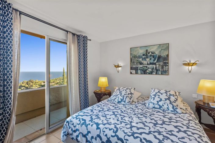 Image No.33-5 Bed House for sale