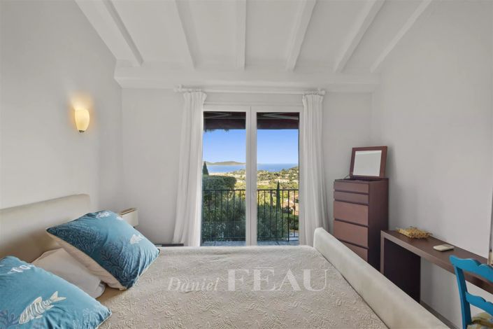 Image No.36-5 Bed House for sale