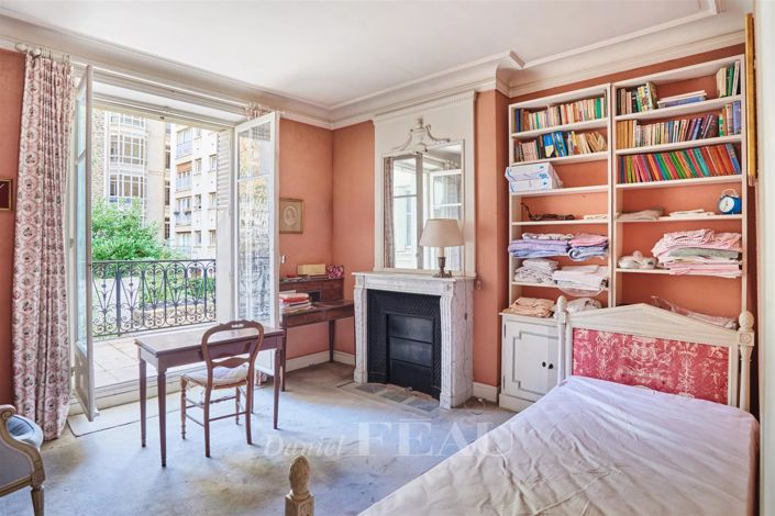 Image No.8-4 Bed House for sale