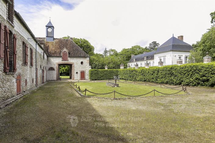 Image No.1-Maison de 10 chambres à vendre à Joigny