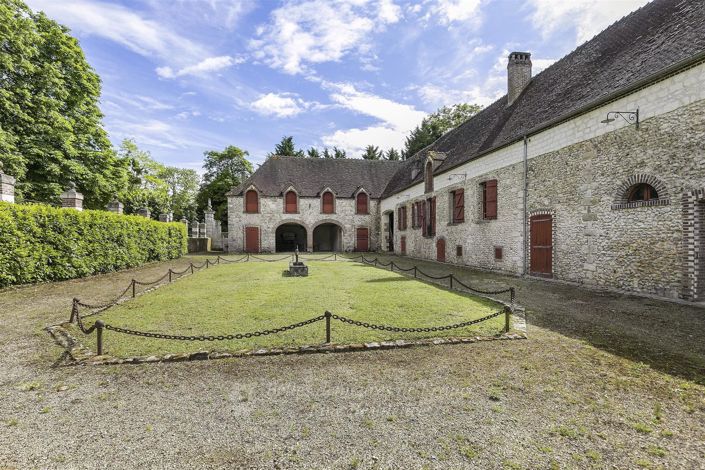 Image No.27-10 Bed House for sale