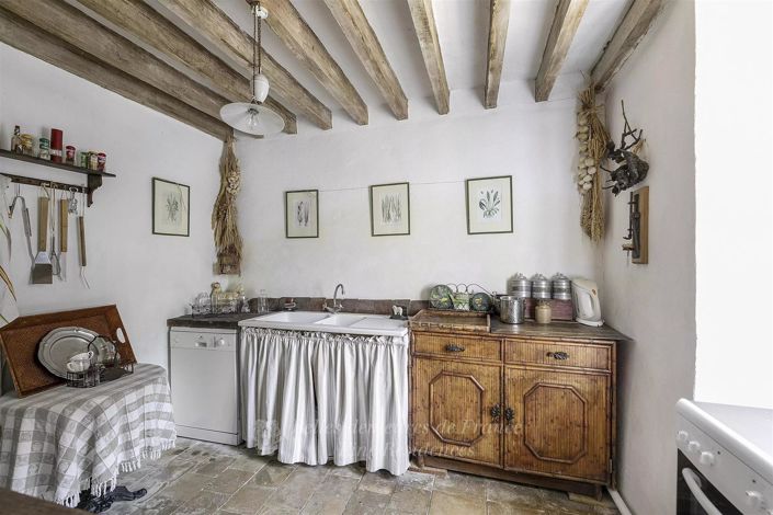 Image No.29-10 Bed House for sale