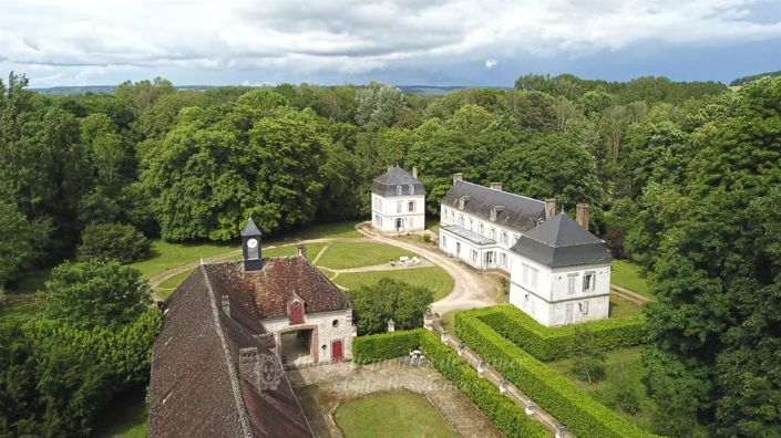 Image No.31-10 Bed House for sale