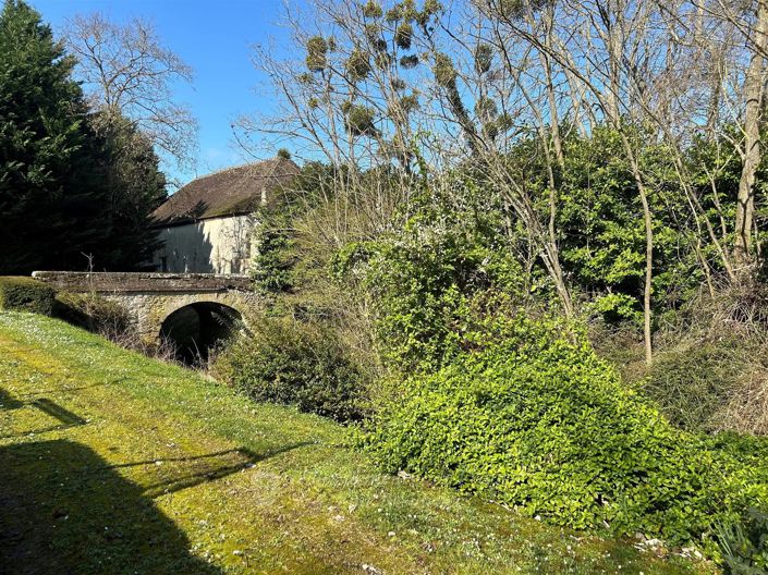 Image No.8-10 Bed House for sale