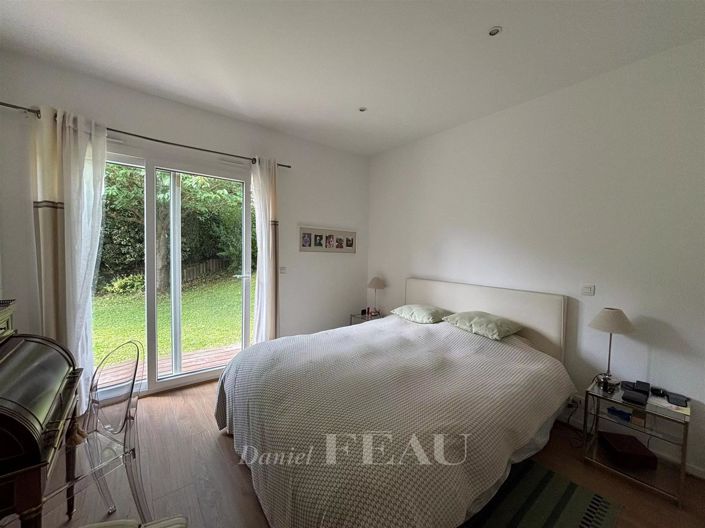 Image No.15-5 Bed House for sale