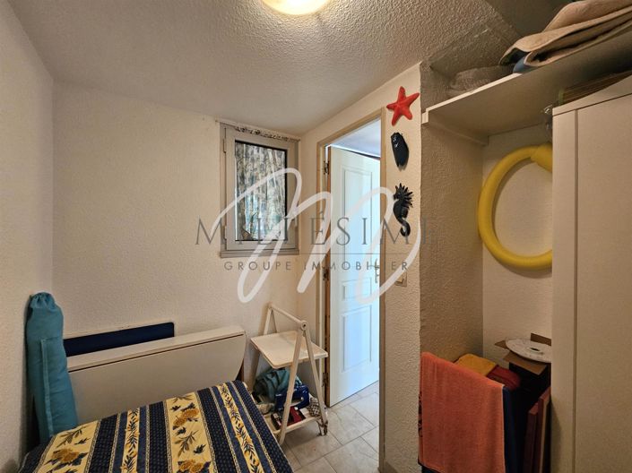 Image No.11-2 Bed Property for sale