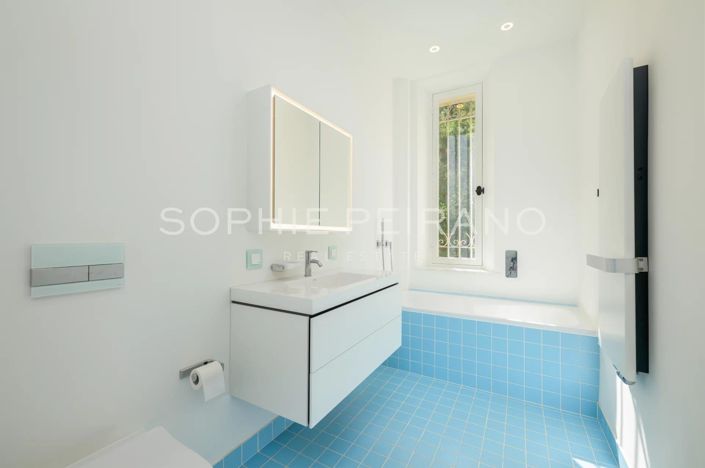 Image No.10-5 Bed House for sale