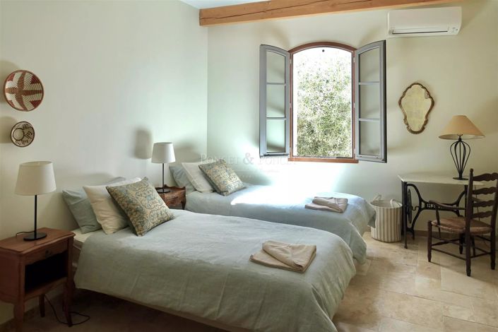 Image No.11-3 Bed House for sale