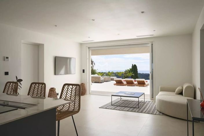 Image No.11-5 Bed House for sale