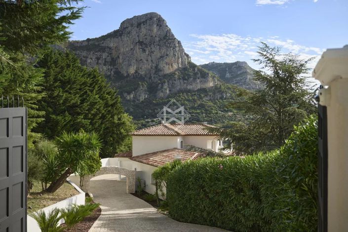 Image No.12-5 Bed House for sale