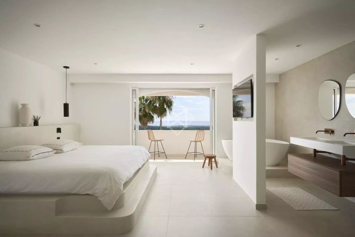 Image No.7-5 Bed House for sale