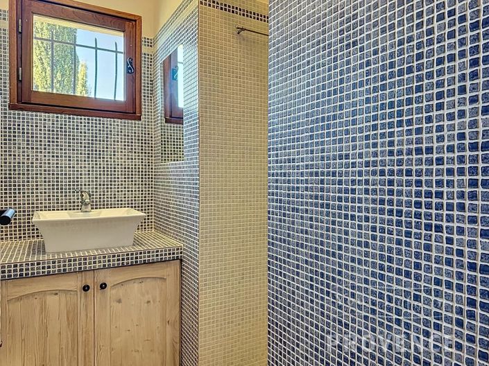 Image No.15-6 Bed House for sale