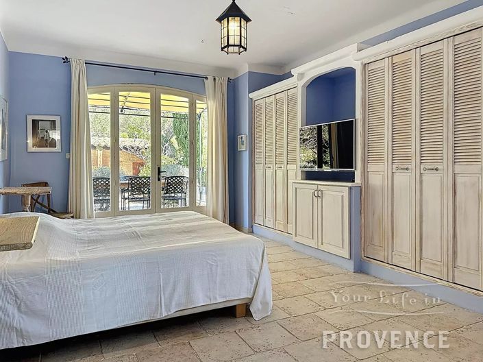 Image No.9-6 Bed House for sale