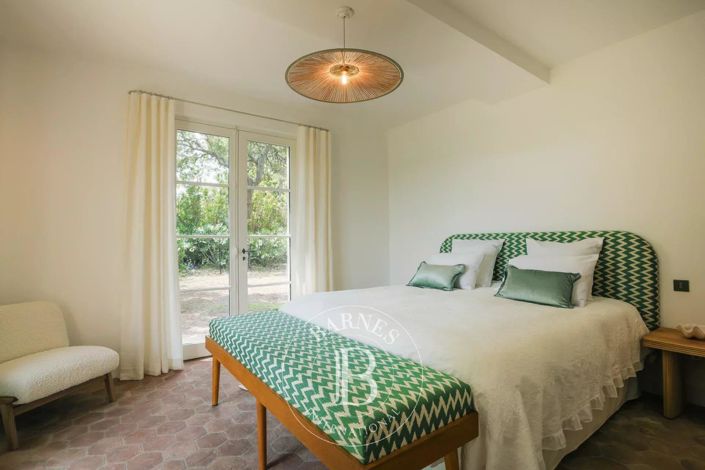 Image No.14-7 Bed House for sale