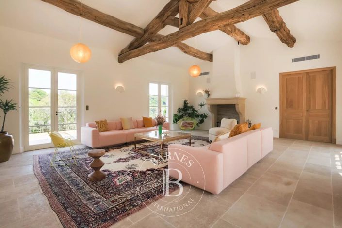 Image No.5-7 Bed House for sale