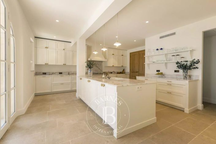 Image No.6-7 Bed House for sale