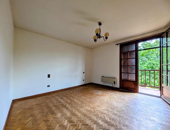 Image No.10-3 Bed House for sale