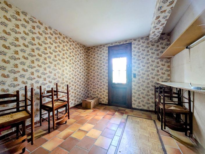 Image No.11-3 Bed House for sale