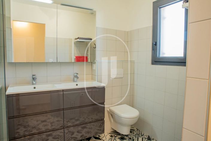 Image No.9-3 Bed House for sale