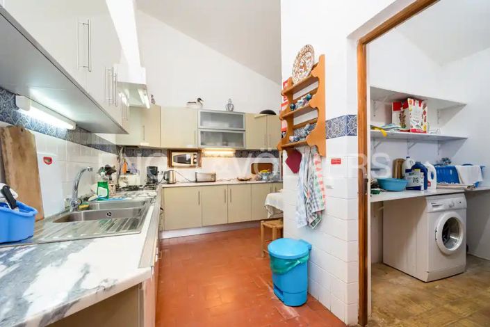 Image No.18-4 Bed House for sale