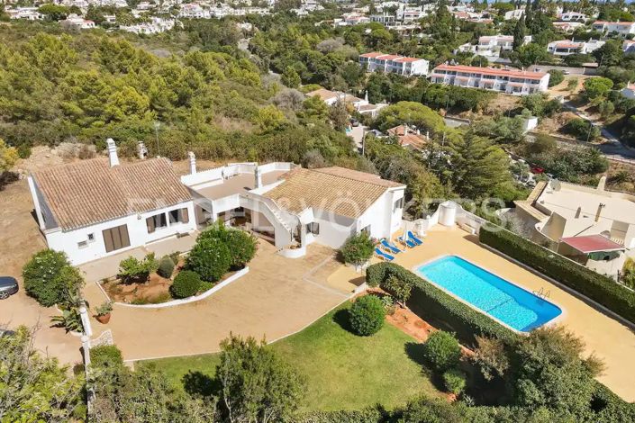 Image No.6-4 Bed House for sale