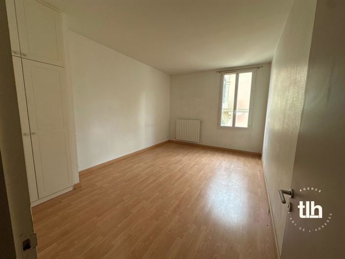 Image No.17-3 Bed House for sale