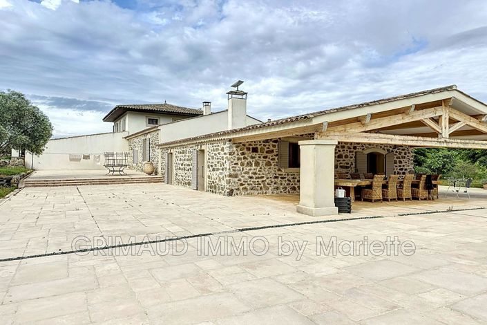 Image No.5-6 Bed House for sale