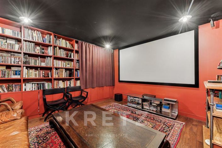 Image No.8-6 Bed House for sale