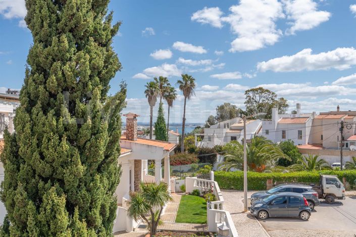 Image No.10-5 Bed House for sale