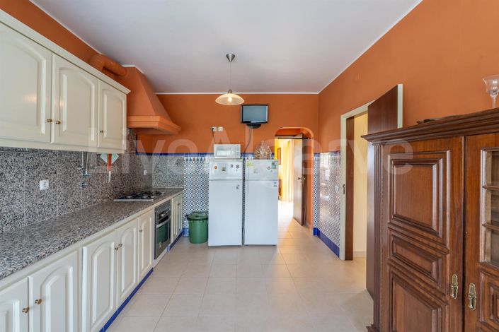 Image No.19-5 Bed House for sale