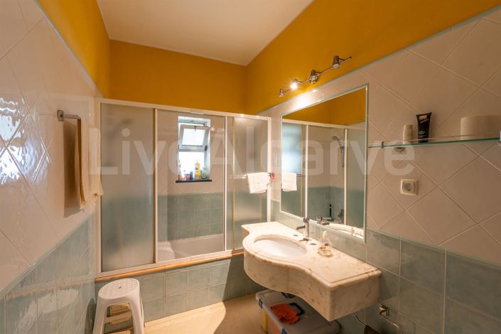 Image No.25-5 Bed House for sale