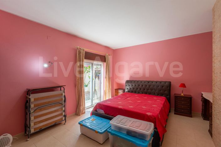 Image No.26-5 Bed House for sale