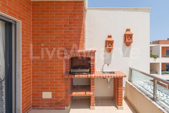 Image No.14-4 Bed Apartment for sale